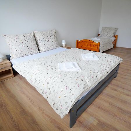 Apartment U Cerneho Orla Karlovy Vary Kültér fotó
