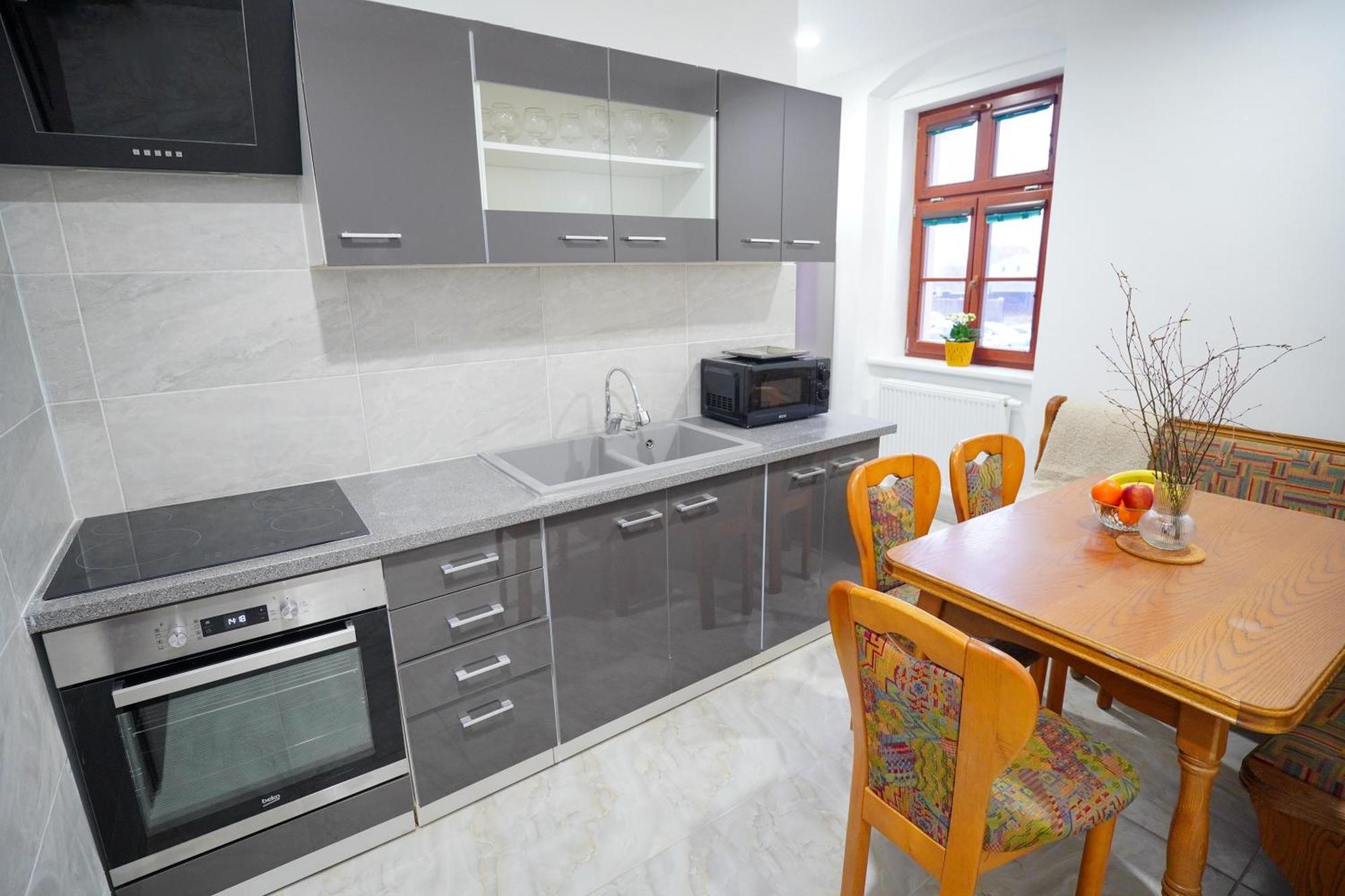 Apartment U Cerneho Orla Karlovy Vary Kültér fotó