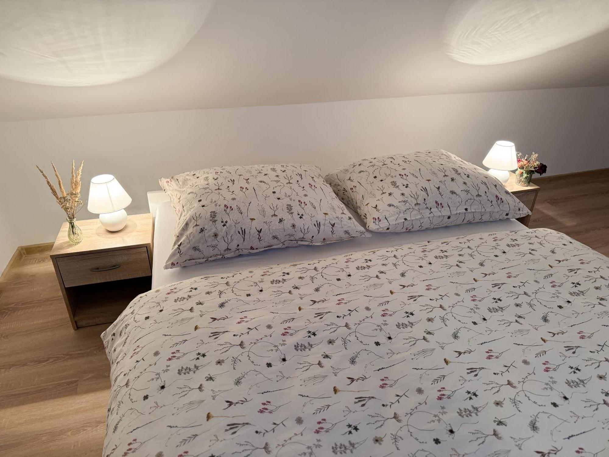 Apartment U Cerneho Orla Karlovy Vary Kültér fotó