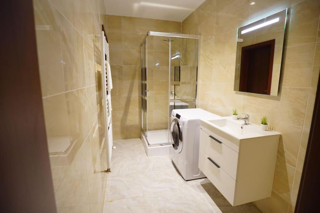 Apartment U Cerneho Orla Karlovy Vary Kültér fotó