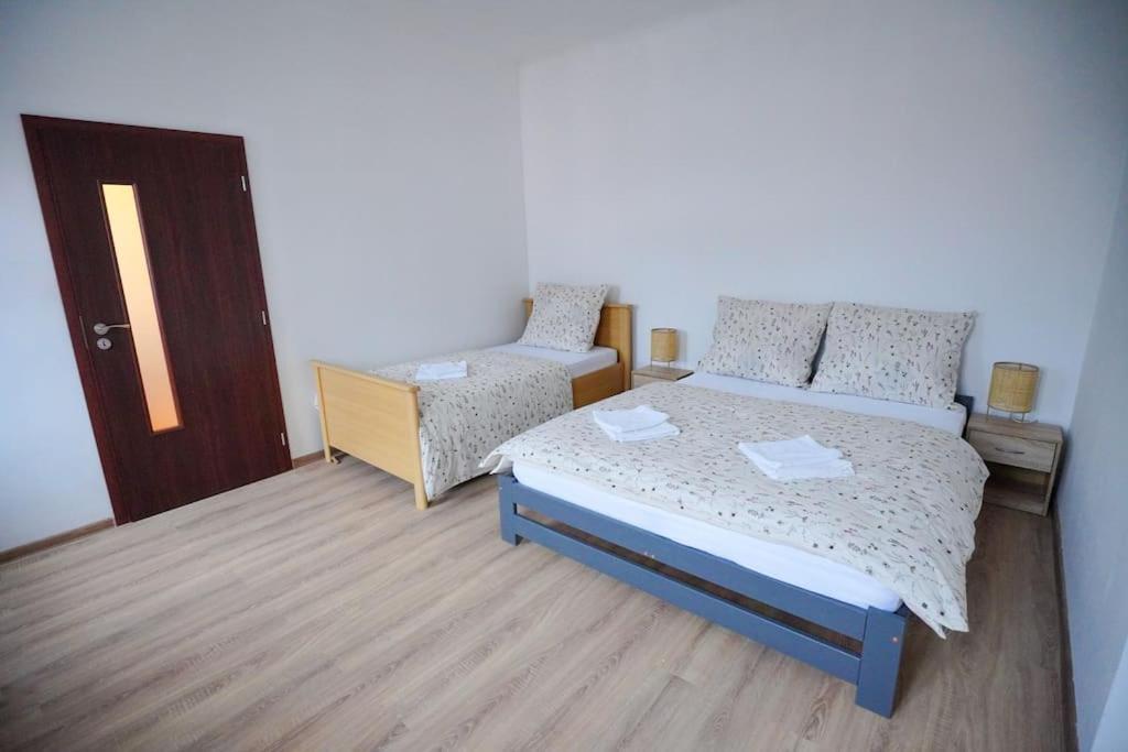 Apartment U Cerneho Orla Karlovy Vary Kültér fotó