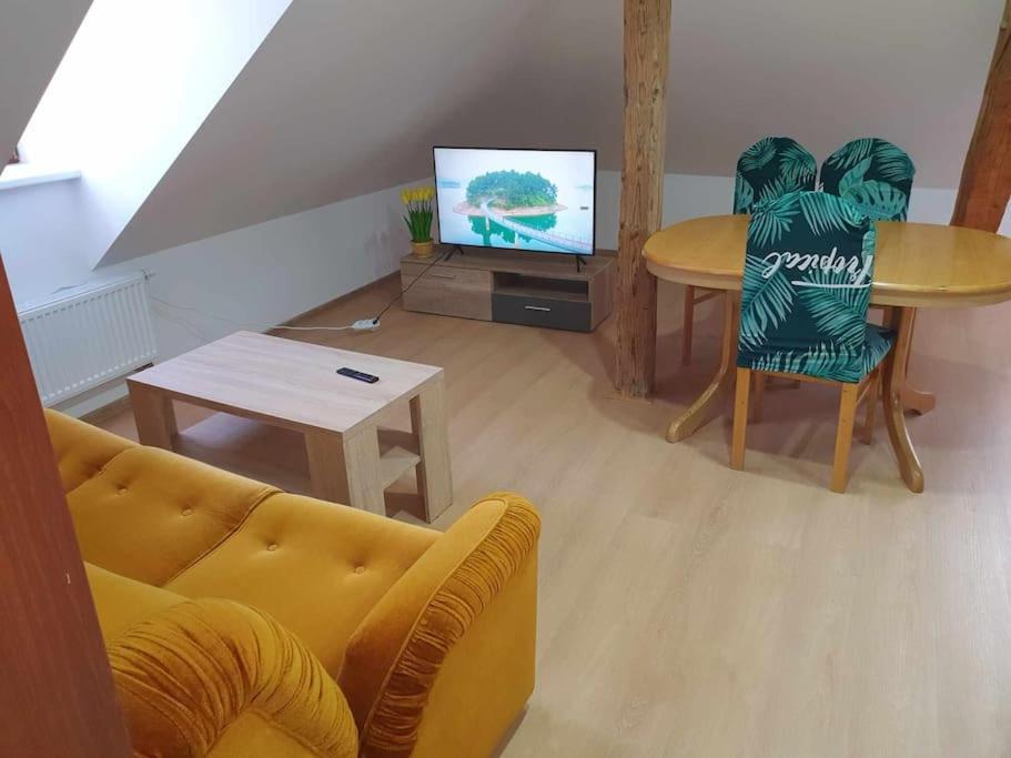 Apartment U Cerneho Orla Karlovy Vary Kültér fotó