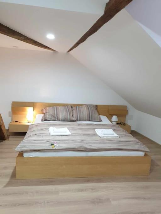 Apartment U Cerneho Orla Karlovy Vary Kültér fotó